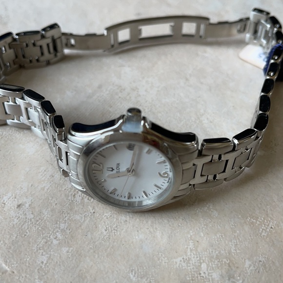 Bulova Lady #63M04